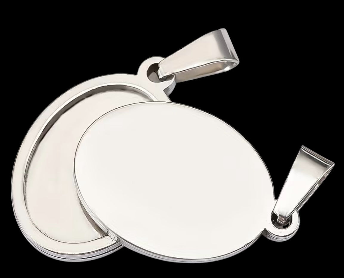 Round and Oval closed back pendant